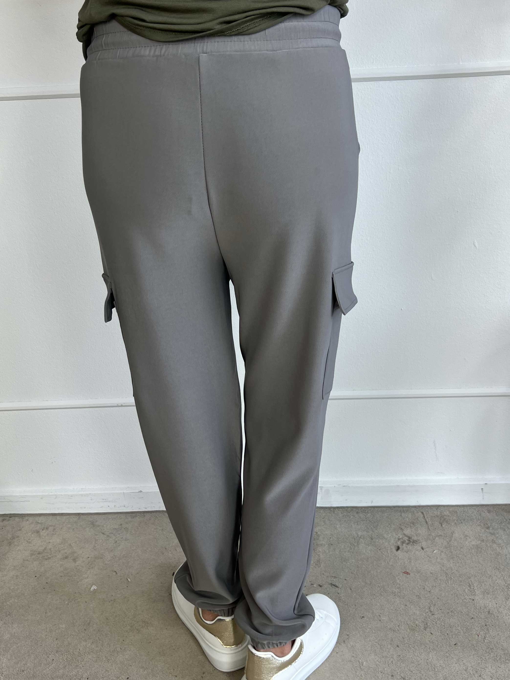 Denise - Coola cargobyxor med sidofickor